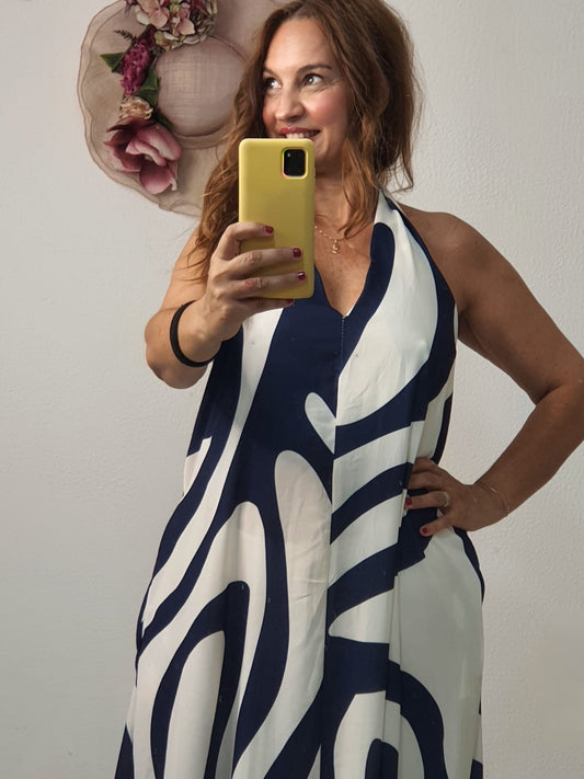 Vestido largo asimétrico con escote halter